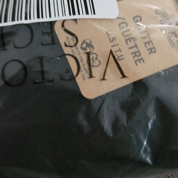 PINK Victoria's secret Black Fleece Face Mask Covering Gaiter NWT - Picture 8 of 8